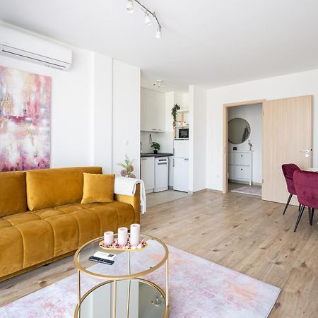 All You Need In Bp - Garage, Terraces, Aircon Βουδαπέστη Εξωτερικό φωτογραφία
