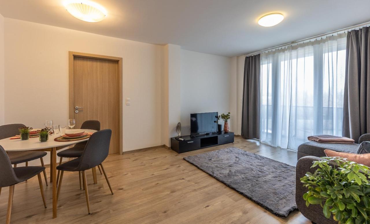 All You Need In Bp - Garage, Terraces, Aircon Βουδαπέστη Εξωτερικό φωτογραφία