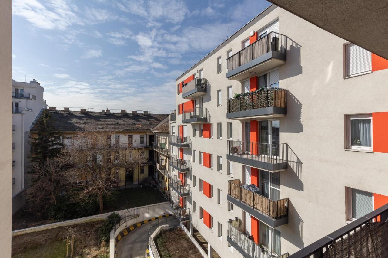 All You Need In Bp - Garage, Terraces, Aircon Βουδαπέστη Εξωτερικό φωτογραφία