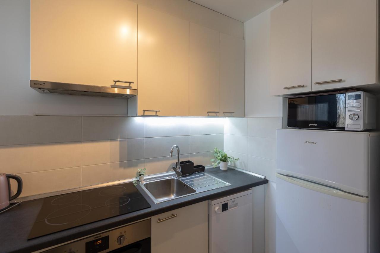 All You Need In Bp - Garage, Terraces, Aircon Βουδαπέστη Εξωτερικό φωτογραφία