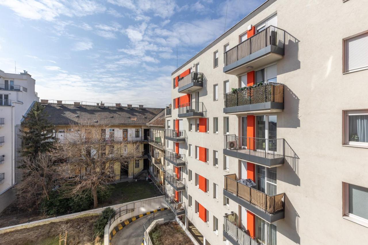 All You Need In Bp - Garage, Terraces, Aircon Βουδαπέστη Εξωτερικό φωτογραφία