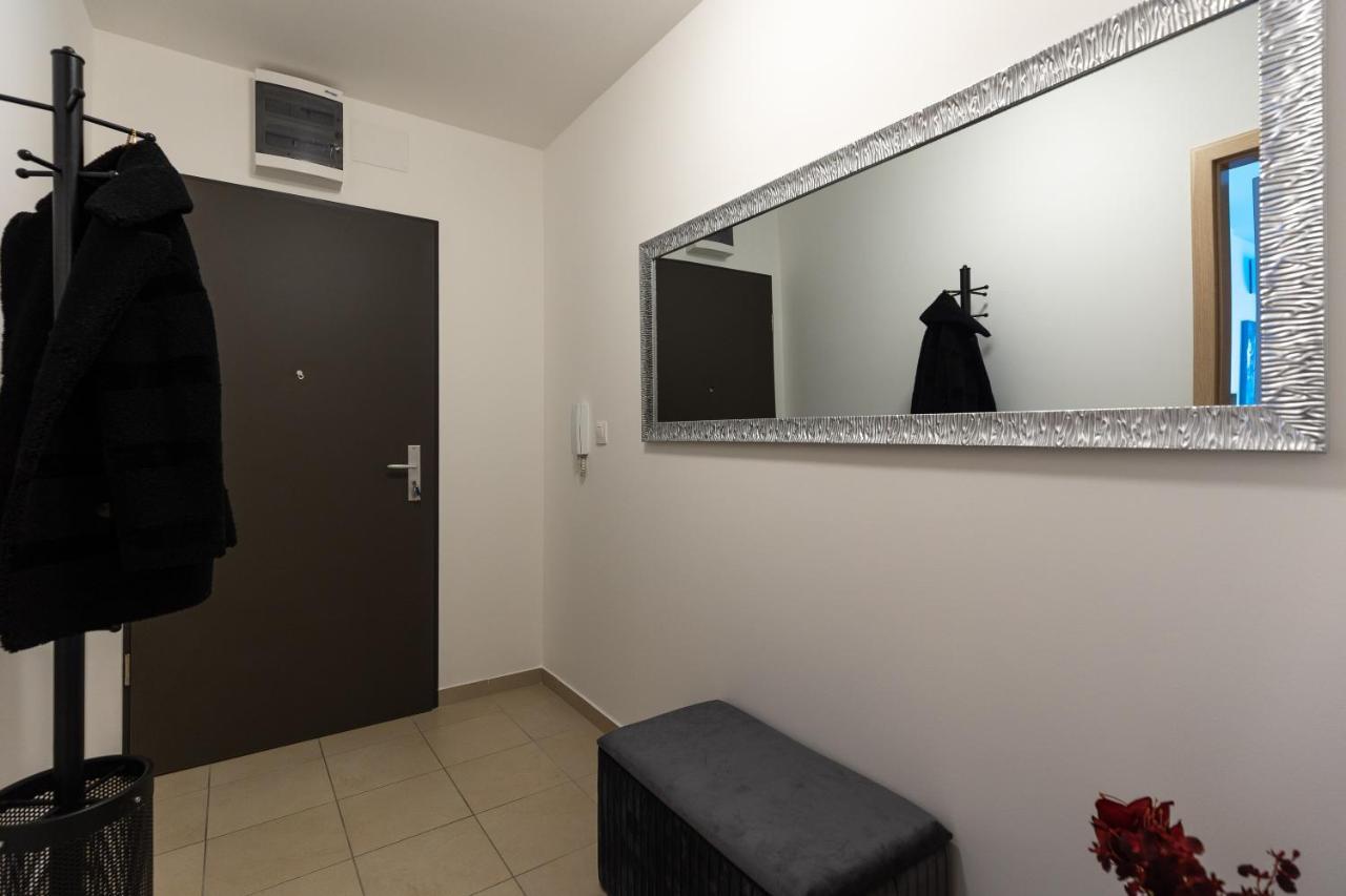 All You Need In Bp - Garage, Terraces, Aircon Βουδαπέστη Εξωτερικό φωτογραφία